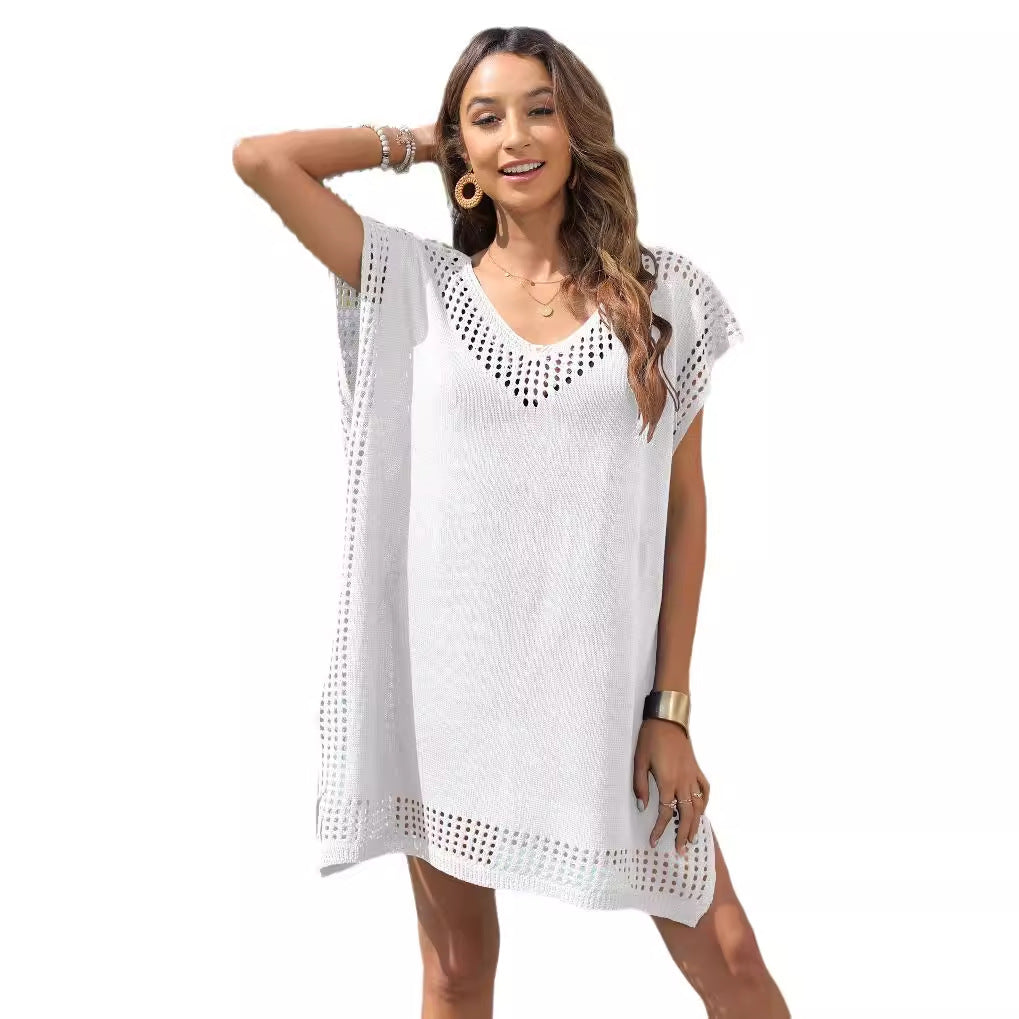 Vestido pareo con capucha y calados