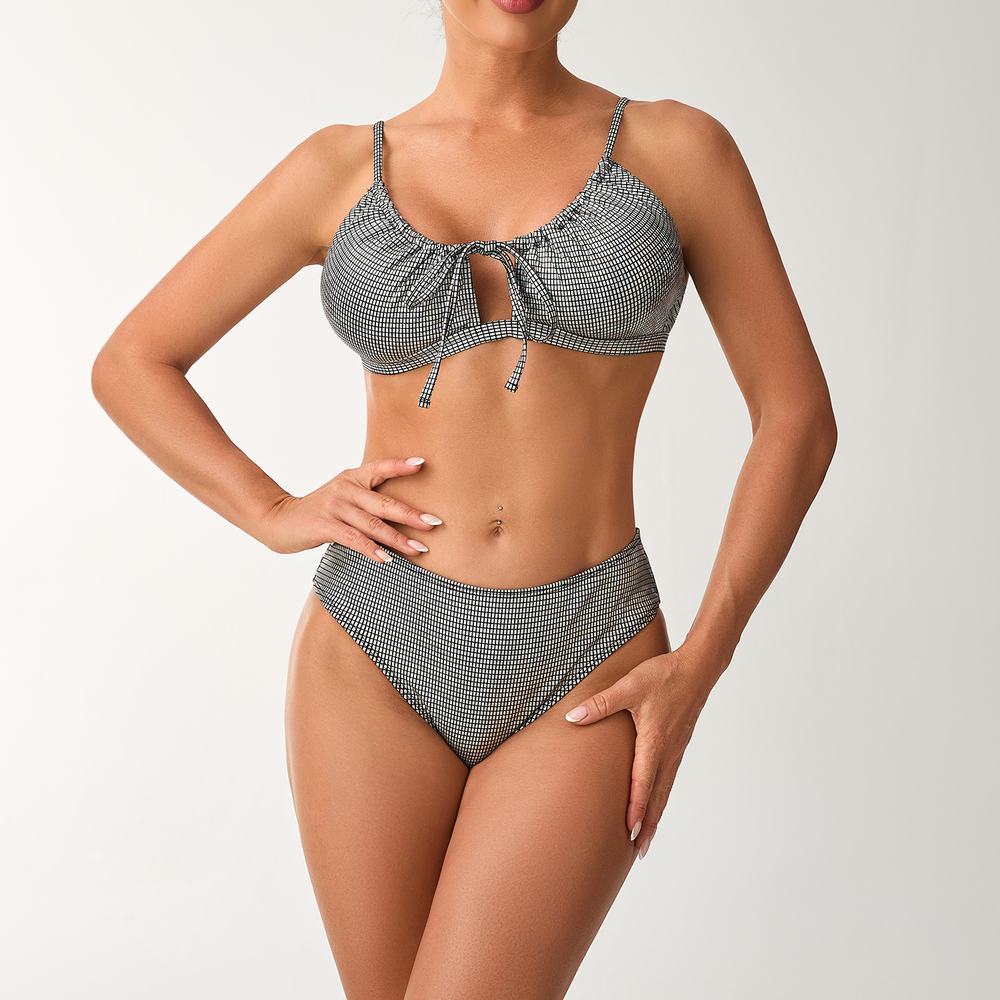 Bikini de tiro alto liso
