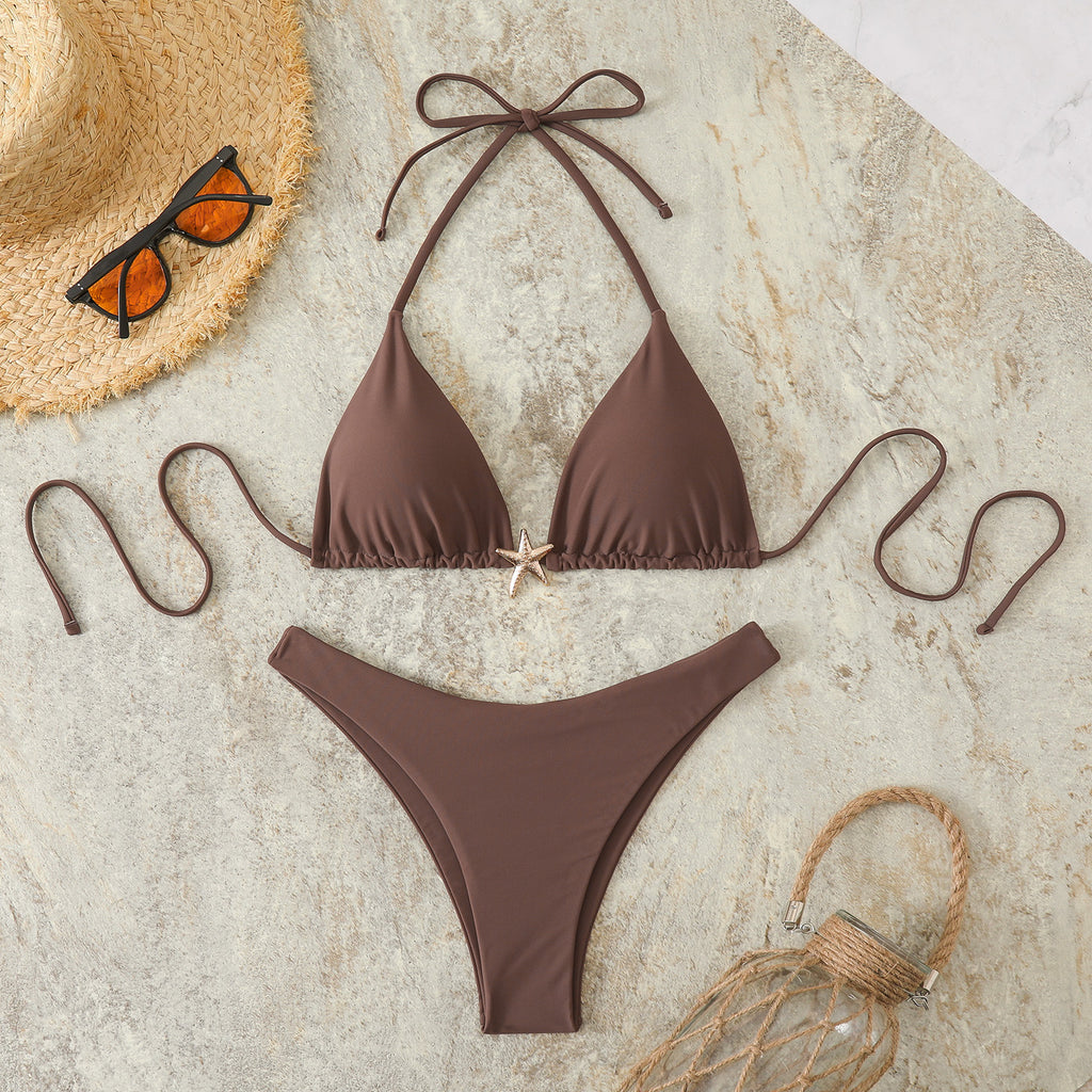 Bikini triangular con estrella dorada