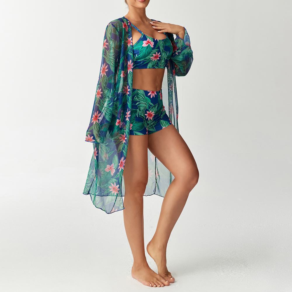 Bikini tres piezas floral con pareo