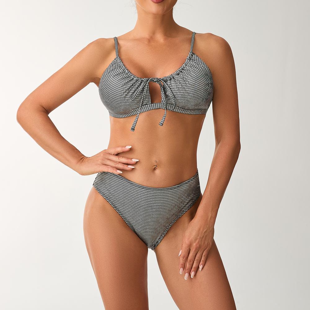 Bikini de tiro alto liso
